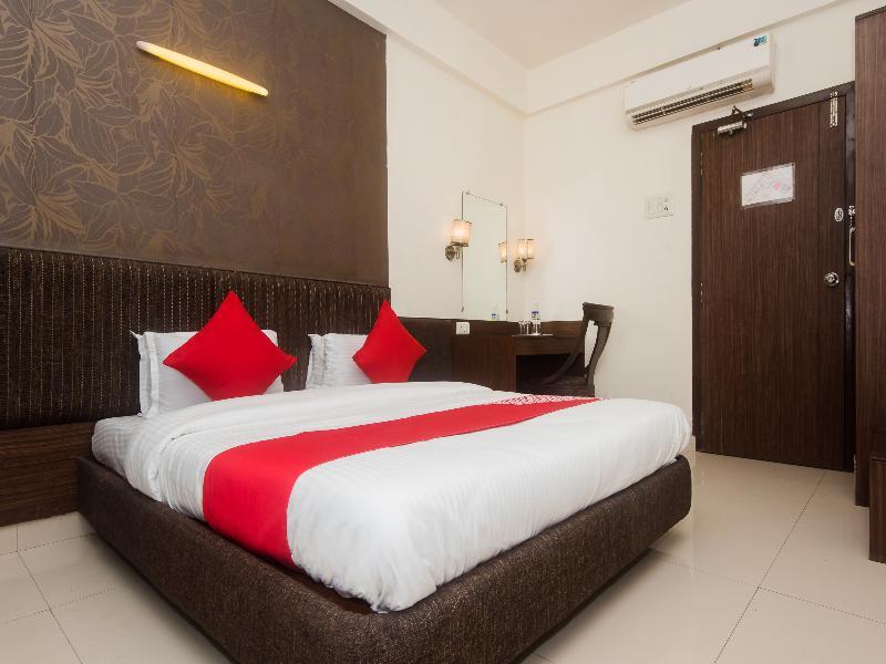 Oyo 4173 Dolphin Club Hotel
