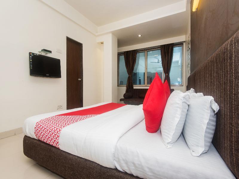 Hotel Oyo 4173 Dolphin Club 2*