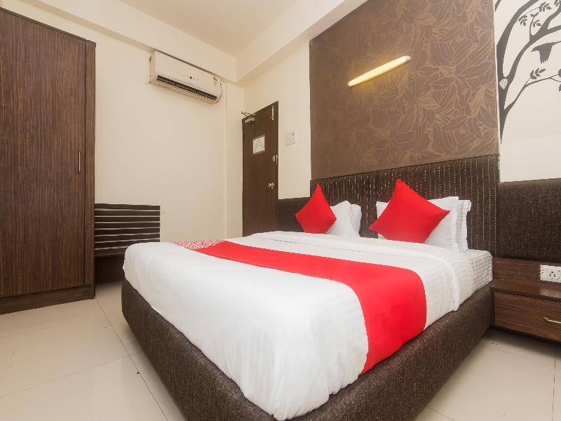 Hotel Oyo 4173 Dolphin Club Kalyan